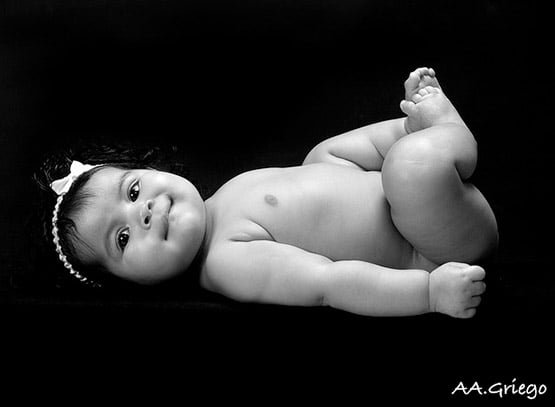 07 Cute Baby Girl in Cute Babies Photos in Black and White Photography