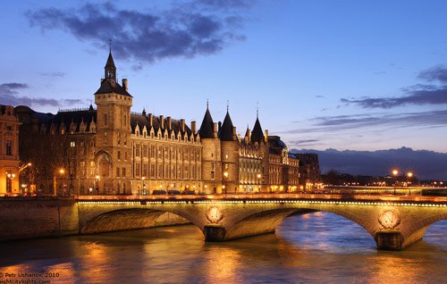 Paris: the Palais de Justice - Beautiful Pictures of Paris, France