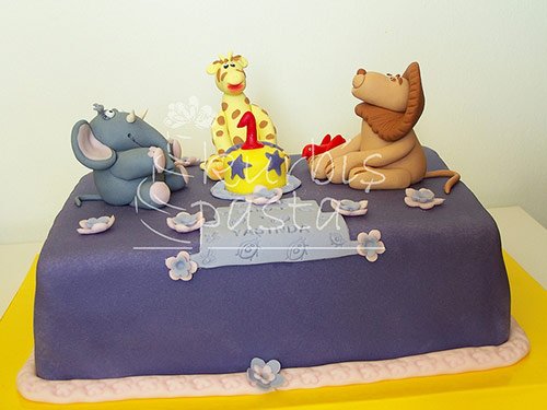 15 jungle animals cake 15 jungle animals cake in 40 Creative Cake Designs Which Will Make You Look Twice