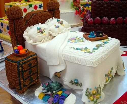 29 bed cake in 40 Creative Cake Designs Which Will Make You Look Twice