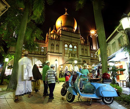 8 singapore sultan masjid at night in 40 Beautiful Pictures of Singapore