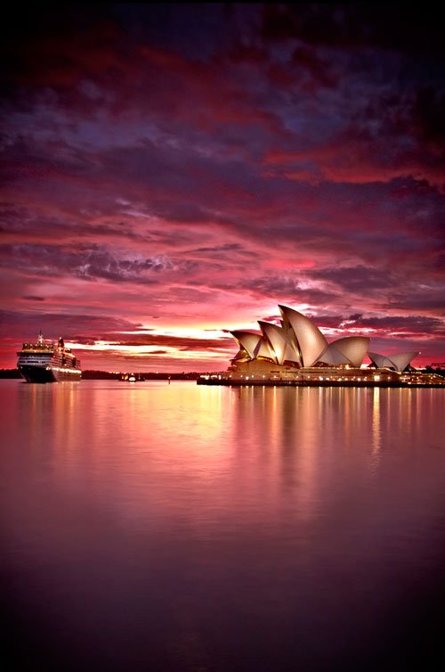 The Queen at the Opera