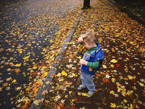 Autumn girl sidewalk